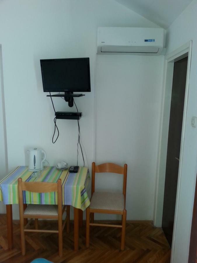 Guesthouse Lidija ククリカ エクステリア 写真